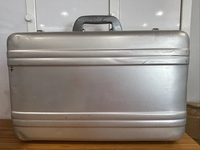 Vintage Zero Halliburton Aluminum Red Lining Carry On Suitcase 21"x13"x7" wo/key - Image 1 of 4