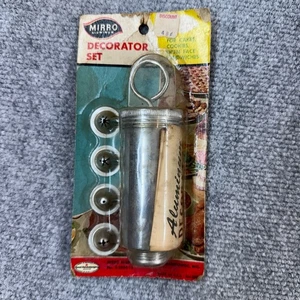 Vintage Mirro Aluminum Decorator Set Cakes Cookies 4 Tips Made In USA New - Picture 1 of 5