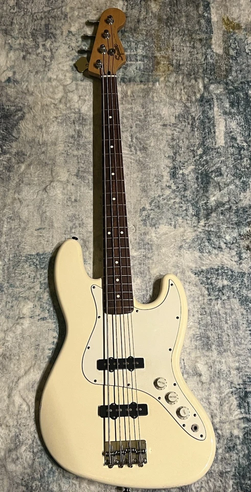 复古 1998 年 Fender Squier 爵士贝斯 墨西哥制造 北极白色 — 第 1/4 张图片