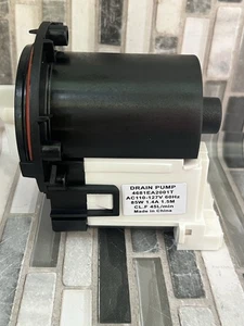 Pompa di scarico lavatrice LG (4681EA2001T) - Foto 1 di 10