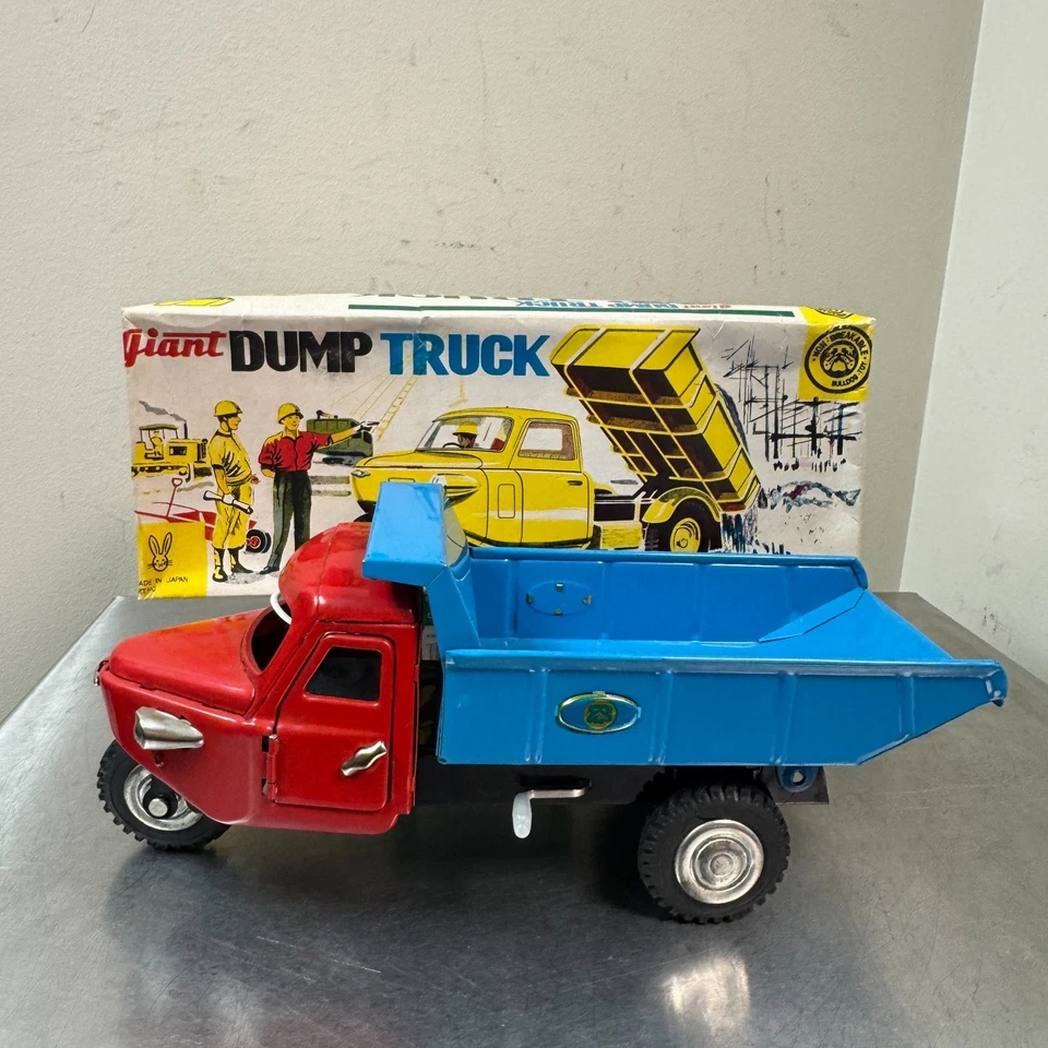 Camión de volteo gigante de tres ruedas de colección de la década de 1960 USAGIYA TOY Co. juguete de hojalata - Marusan JAPÓN Foto 1 de 4