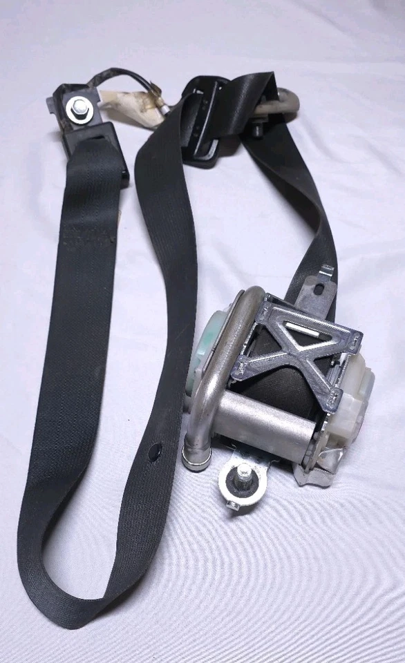 Nissan Armada 2005-2014 retractor de cinturón de seguridad delantero derecho del lado del pasajero OEM Foto 1 de 3