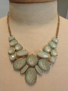 18"VINTAGE CLAIRE'S GREEN GLITTER BIB NECKLACE~GOLDTONE~STATEMENT - Picture 1 of 6