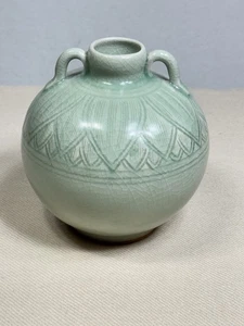 Celadon Green Vase “Jade Lotus” Signed Made in Thailand Crackled - Picture 1 of 11