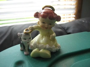 Figurine-Angel Girl with Kitty-6927D-Ardalt-String Art-3 1/4" tall-1950's-60's - Picture 1 of 7