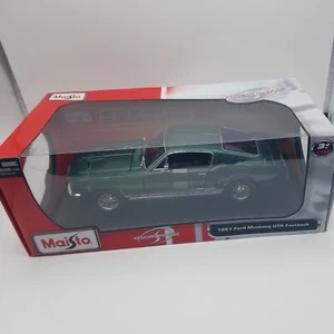Maisto 1:18 1967 Ford Mustang GTA Fastback, grün - Bild 1 von 9
