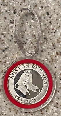 Adorno navideño coleccionable de los Medias Rojas de Boston de Highland Mint NUEVO Foto 1 de 3