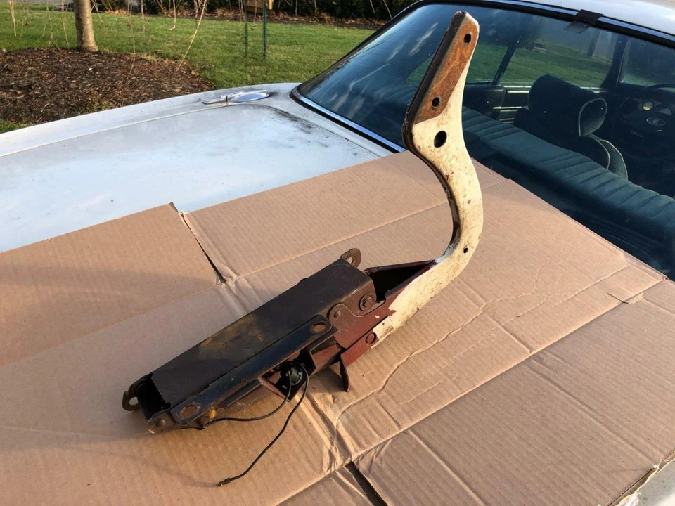 1972-1987 Jaguar XJ6 Trunk Boot Right Passenger Side Hinge w/switch - Image 1 of 1