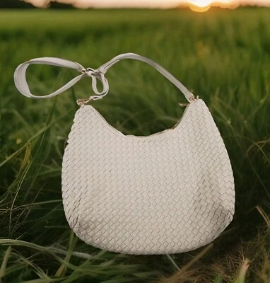 Bolsa Hobo Urban Expressions Marfim Vegana Couro Pebbled Bolsos com Zíper - Imagem 1 de 4