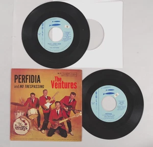 The Ventures: Perfidia (Picture Sleeve) & Walk Don't Run; Dolton 45s, 8/10 VG+ - Bild 1 von 2