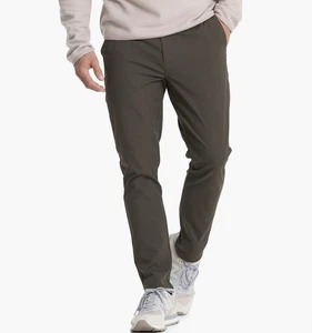 NEU Vuori Cascade Tech Chino Hose sportlich Slim Fit 30" dunkel Oregano Größe 38 - Bild 1 von 10
