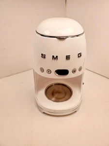 Macchina da caffè a goccia estetica stile retrò Smeg anni 50 senza pentola senza filtro dcf02whus - Foto 1 di 11
