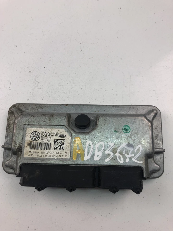 Centralina motore Skoda Fabia II Combi 545 ECU 03C906024AB 27940864 - Immagine 1 di 4