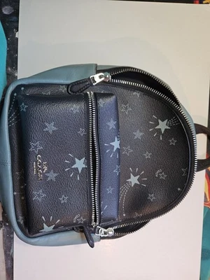 Mini Mochila Coach Patrón Estrellas Azules.  Foto 1 de 4