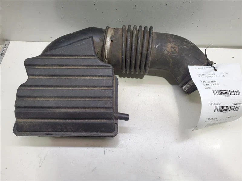 2007 Saturn Io Air Tube/Resonator Assembly - Image 1 of 4