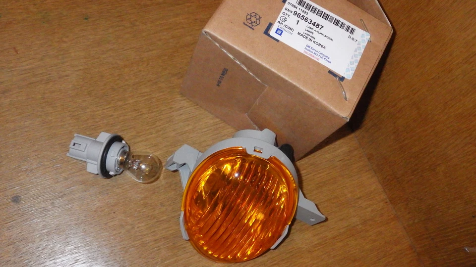New Genuine Daewoo Matiz Front RH Indicator Light lamp 96563487 - Image 1 of 1
