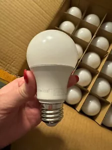 50 contractor New Leaf A19 LED dimmable Light bulb 9w pack retails for 200/box - Picture 1 of 5