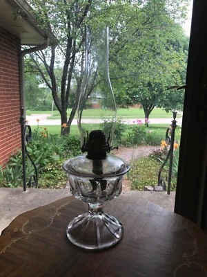 10 inch tall  Antique Duncan Miller Quarter Block Oil Lamp - Image 1 of 4