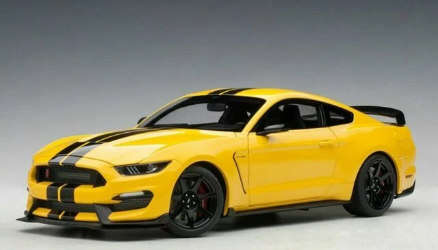AUTOart Ford Shelby GT-350R Diecast Model Car - Triple Yellow/Black Stripes, 1/18 Scale