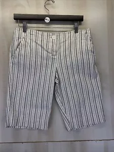 Ann Taylor LOFT Stretch Pin Stripe Bermuda Womens Shorts Size 6-10914 - Picture 1 of 7