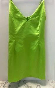 Vestido de fiesta Akira para mujer adulto talla X-grande verde lima satinado forrado con cremallera trasera - Imagen 1 de 10