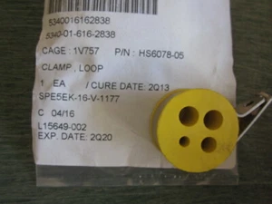 BOEING AEROSPACE wire tube CUSHION LOOP CLAMPS HS6078-05 5340016162838 - Bild 1 von 1