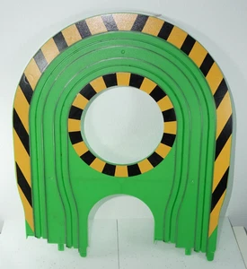 Micro Scalextric Hairpin Track Curve Green Yellow Chevrons 1:64 L7948 Section - Picture 1 of 3