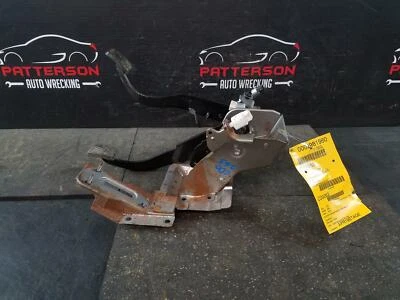 2012 SUZUKI SX4 CONJUNTO DE PEDAL DE EMBREAGEM E FREIO - Imagem 1 de 4