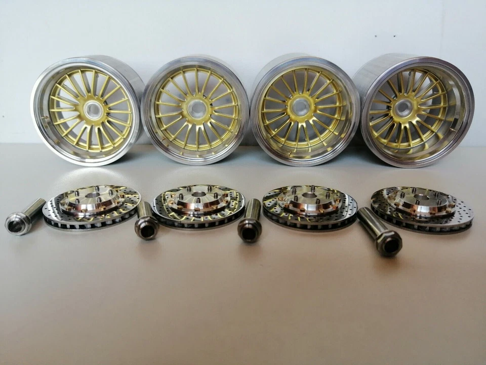 Ferrari F40 Testarossa 1/8 POCHER GOLDEN DODGE CHARGER R/T 1/8 - Image 1 of 4