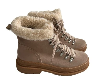 PRECIOSAS Espléndidas Botas de Senderismo Yvonne Beige Tostado Gamuza Talla 7 Piel Sintética ¡NUEVAS!! Foto 1 de 4