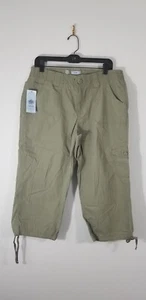 Izod Capri Pants NWT. Green. Size 10. Lightweight. Retail: $45.  - Picture 1 of 9
