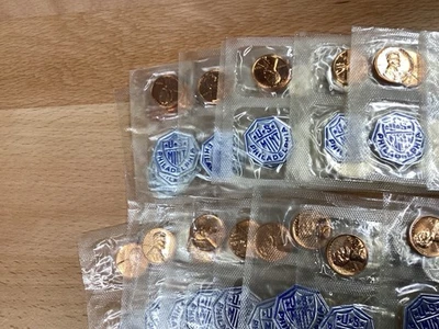 1957 US Silver Proof Sets Lot of 20 Sets in Cellophane but no Envelopes    E1717 - Image 1 of 4