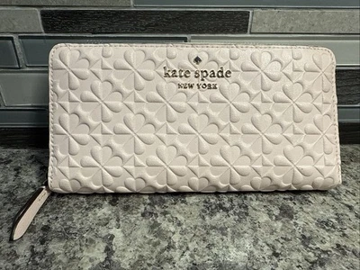 Cartera Continental Grande Kate Spade NY Hollie Rosa Trébol Repujado Multi Bolsillo Foto 1 de 4