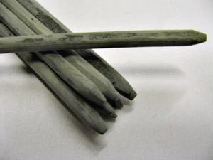 10 gryfków łupkowych - kołki do tablicy łupkowej około 1930 -14 cm długości (015) - Zdjęcie 1 z 4
