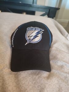 Tampa Bay Lightning Hat Cap Size S/M Flex Stretch Fitted Reebok Center ICE NHL