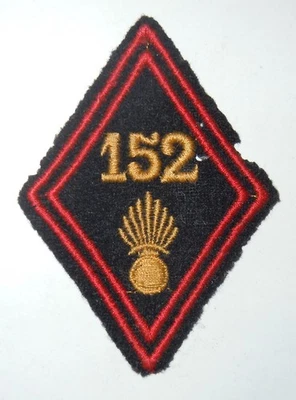 INSIGNE TISSU LOSANGE DE BRAS MOD.45 DU 152° Rgt D'INFANTERIE - TROUS DE MITES - Photo 1/2