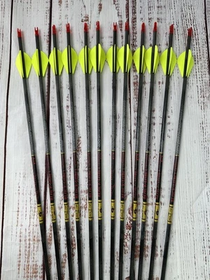 Dozen (12) Gold Tip Black Label Quantum arrows 400 2" vanes micro-diameter - Image 1 of 4