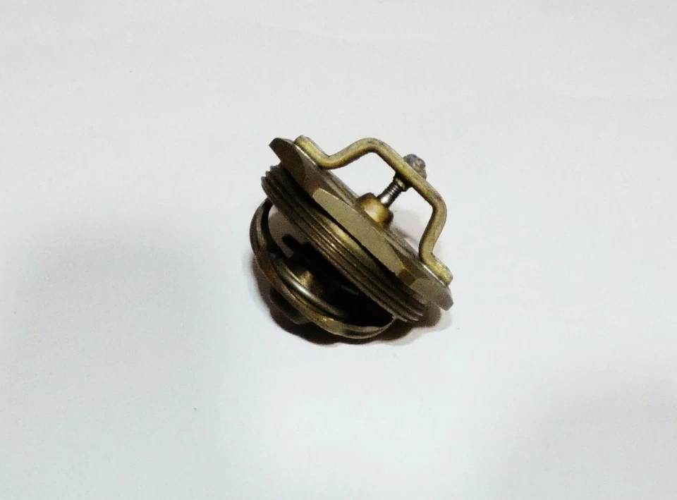 FIAT 1200/ TERMOSTATO RADIATORE/ RADIATOR THERMOSTAT Foto 1 de 1