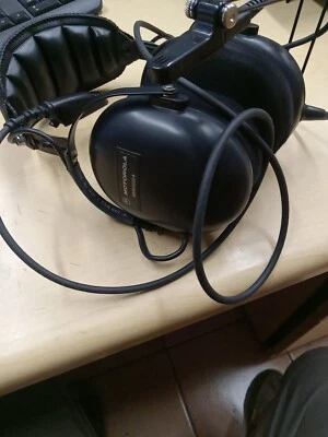 Motorola Headset RMN4032A No Ptt In Line 125 - Image 1 of 2