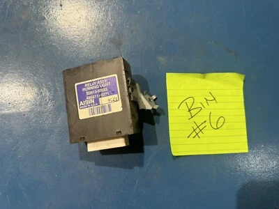 03 04 Relé de luz de circulación Toyota Matrix 82810-02033 Foto 1 de 2