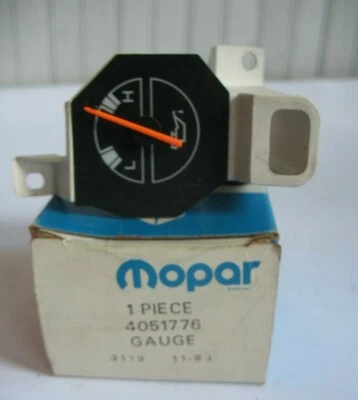 NOS MOPAR 1985 1986 1987 1988 CHRYSLER LEBARON PARTS - MEDIDOR DE ÓLEO #4051776 - Imagem 1 de 4