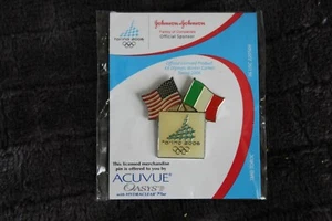Spilla Olimpiadi Invernali USA 2006 Johnson & Johnson Sponsor Torino Italia Nuova con etichette - Foto 1 di 4