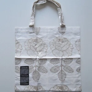 【RARO】 Bolso de Mano Marimekko MAALAISRUUSU Plata x Blanco Vihkiruusu - Imagen 1 de 7