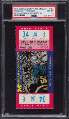 PSA 8 - OHIO STATE BUCKEYES v Michigan Wolverines 1975 NCAA BOLETO DE FÚTBOL COMPLETO Foto 1 de 4
