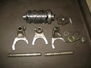 1994 XT600 SHIFT DRUM AND FORKS YAMAHA XT TT 550 600 3YF-18540-00-00 - Picture 1 of 3