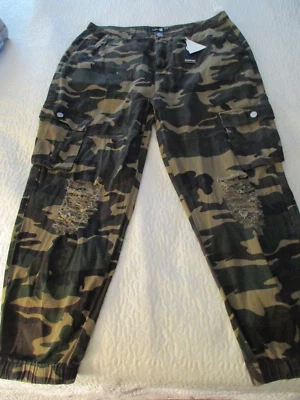 BOOHOO Camuflaje Estampado Ejército Militar Bolsillos Jogger Carga Rasgados Pantalones Talla 14 Foto 1 de 4