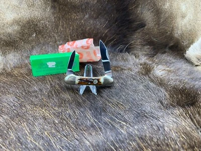 Cuchillo canoa bebé gallina y gallo 1992 con asas de ciervo como nuevo caja de fábrica - 039 Foto 1 de 4