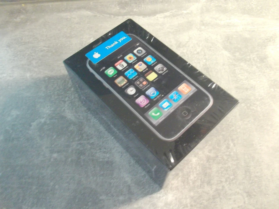 Apple iPhone 3G 8GB A1241 2008 Black - Rare Vintage Collectable - Image 1 of 4