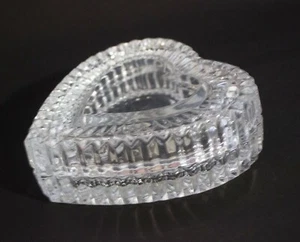 Portagioie a forma di cuore in cristallo tagliato con coperchio piatto in vetro 2 pezzi Cristal D'Arques - Foto 1 di 6