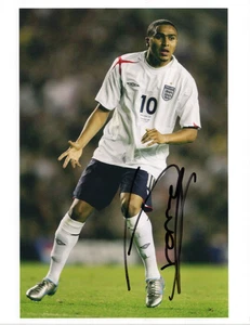 ENGLAND, LEEDS & CHARLTON: JEROME THOMAS SIGNED 10x8 ACTION PHOTO+COA - Picture 1 of 1